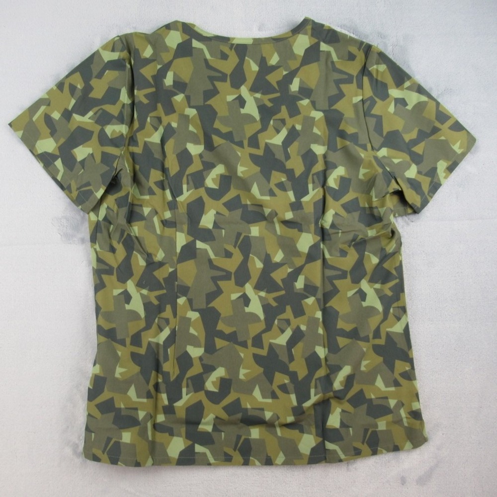 FIGS Printed FreeX Catarina One-Pocket Scrub Top Green Camo W23SW1066 Womens M - Picture 6 of 8